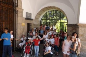 Convivencia alumnos, padres y profesionales @ Urbanización Campomanes