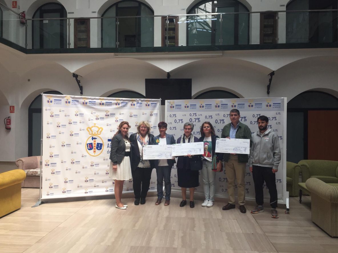 Donacion Del Ilustre Colegio De Abogados Centro Ntra Sra De La Luz